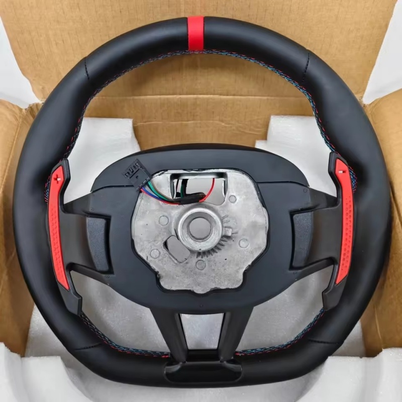 Volante in fibra di carbonio e - Tech Car Accessories recensione e prezzo